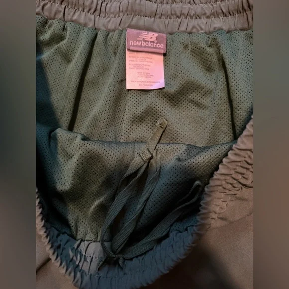 New Balance Men's Dark Green Pants - Picture 5 of 6